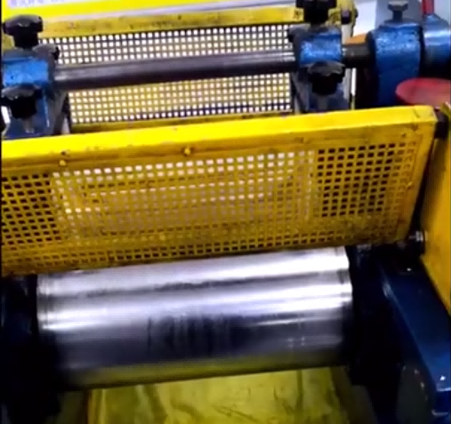 開(kāi)煉機(jī)配置安全急停防護(hù)柵視頻